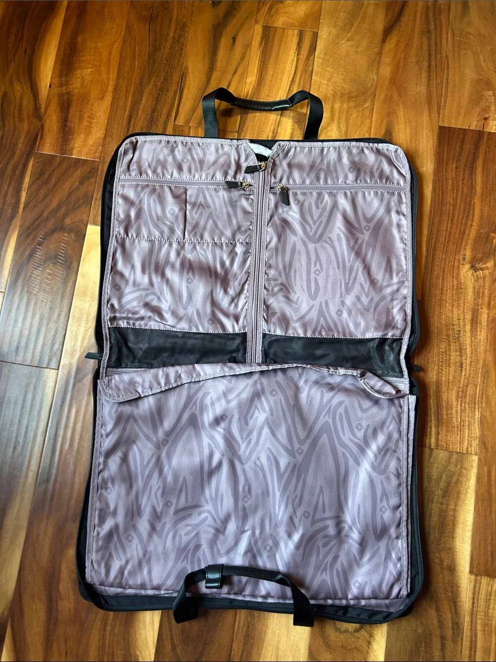 Samsonite lightweight garment
